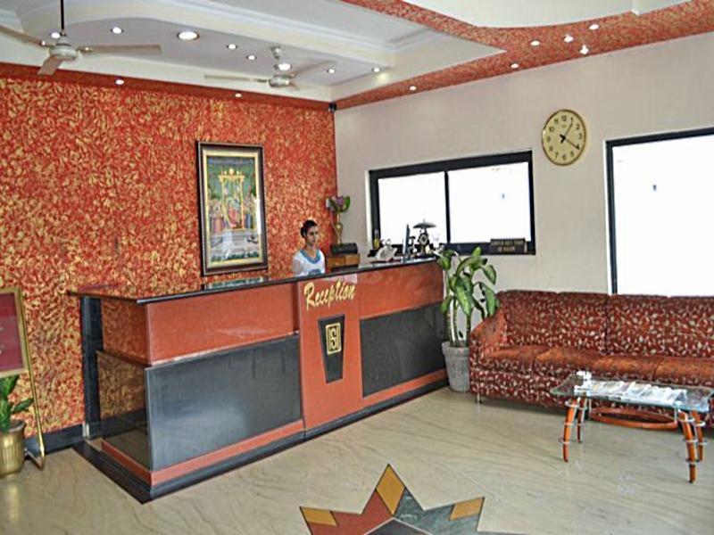 Oyo 26602 Hotel Shubham Dehradun Exterior photo